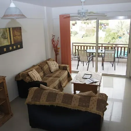 Pleasantly Furnished B201 With Large Terrace, Wi-fi & Android Tv Appartement *