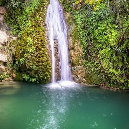 Pleasantly Furnished B201 With Large Terrace, Wi-fi & Android Tv * Pegeia