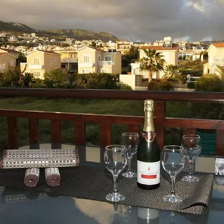 Pleasantly Furnished B201 With Large Terrace, Wi-fi & Android Tv Appartement