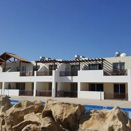 Pleasantly Furnished B201 With Large Terrace, Wi-fi & Android Tv * Pegeia