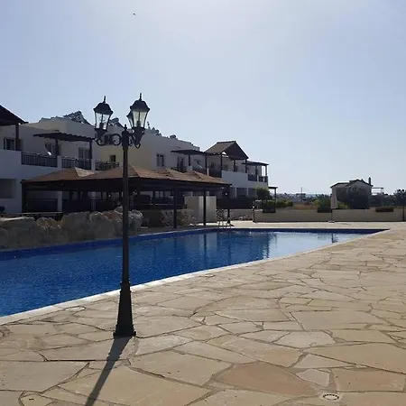 דירה Pleasantly Furnished B201 With Large Terrace, Wi-fi & Android Tv *