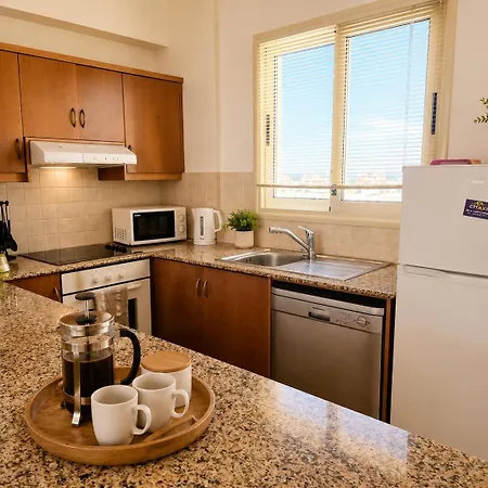 Apartmán Pleasantly Furnished B201 With Large Terrace, Wi-fi & Android Tv