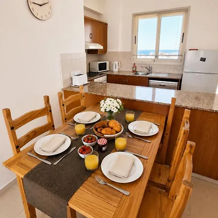 Pleasantly Furnished B201 With Large Terrace, Wi-fi & Android Tv Apartmán *