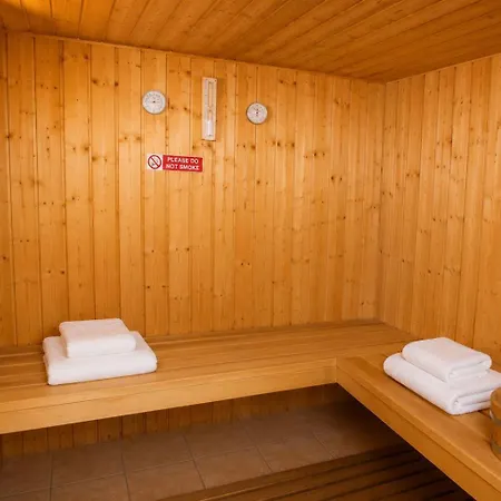 Appartamento Pleasantly Furnished B201 With Large Terrace, Wi-fi & Android Tv