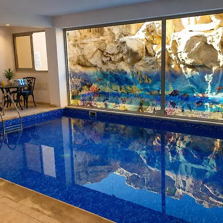 Pleasantly Furnished B201 With Large Terrace, Wi-fi & Android Tv